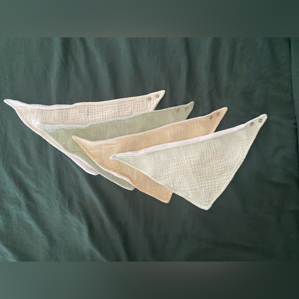 Dreamers Cream and Dark Green Muslin Bandana Bib Set